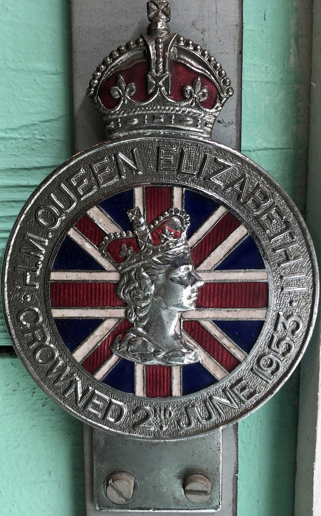 Badge H.M Queen Elizabeth crowned 2nd june 1953